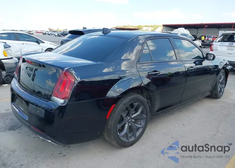 2021 Chrysler 300 Touring z USA, uszkodzony, nr VIN 2C3CCAAG5MH637011